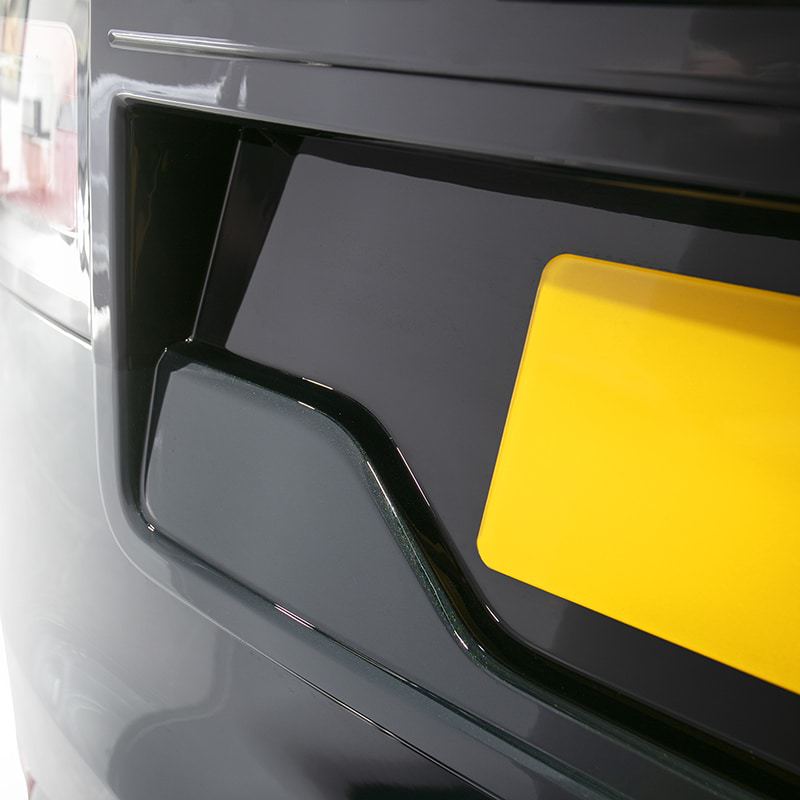 House Of Urban automotive - Urban Rear Number Plate Centralisation Kit for Land Rover Discovery 5 & 5.5